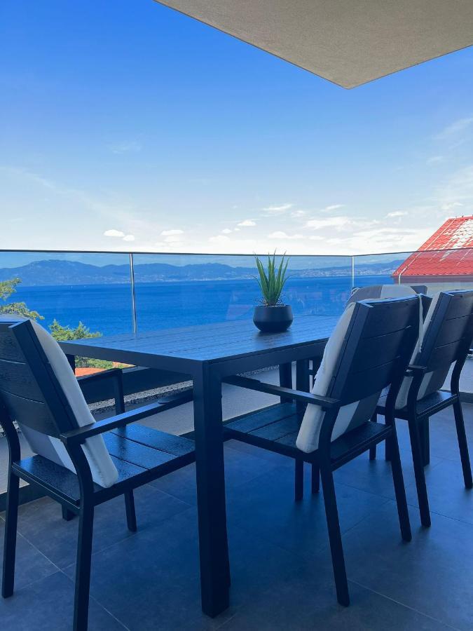 Golden Sunset Apartment Njivice Bagian luar foto