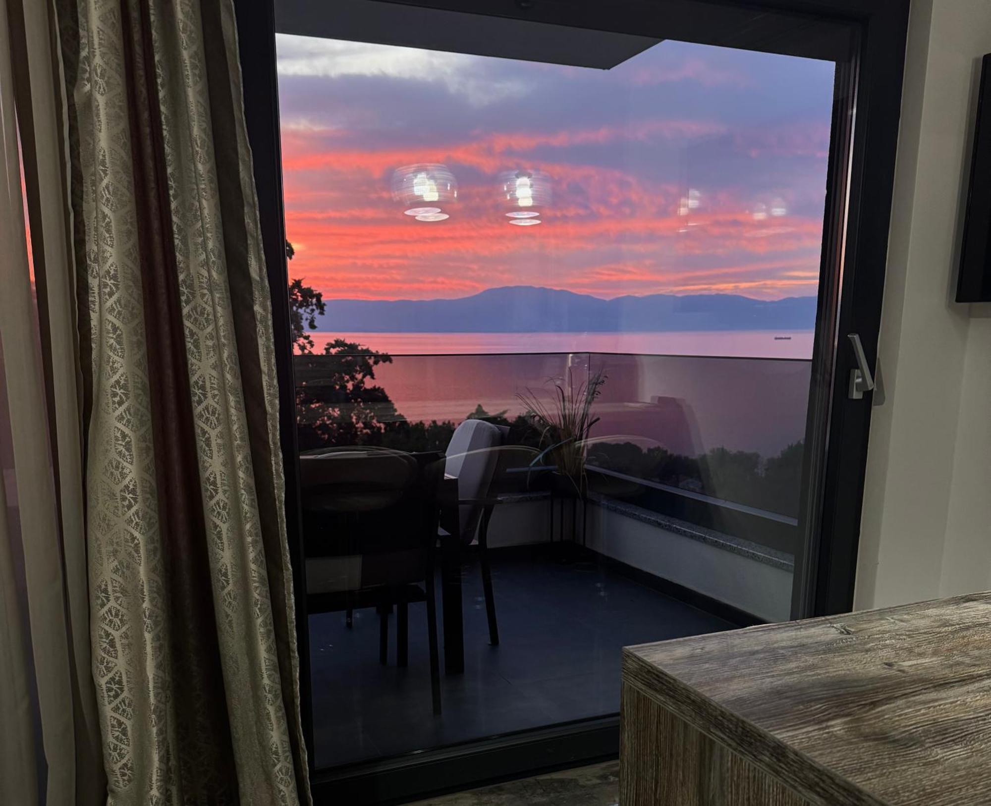 Golden Sunset Apartment Njivice Bagian luar foto