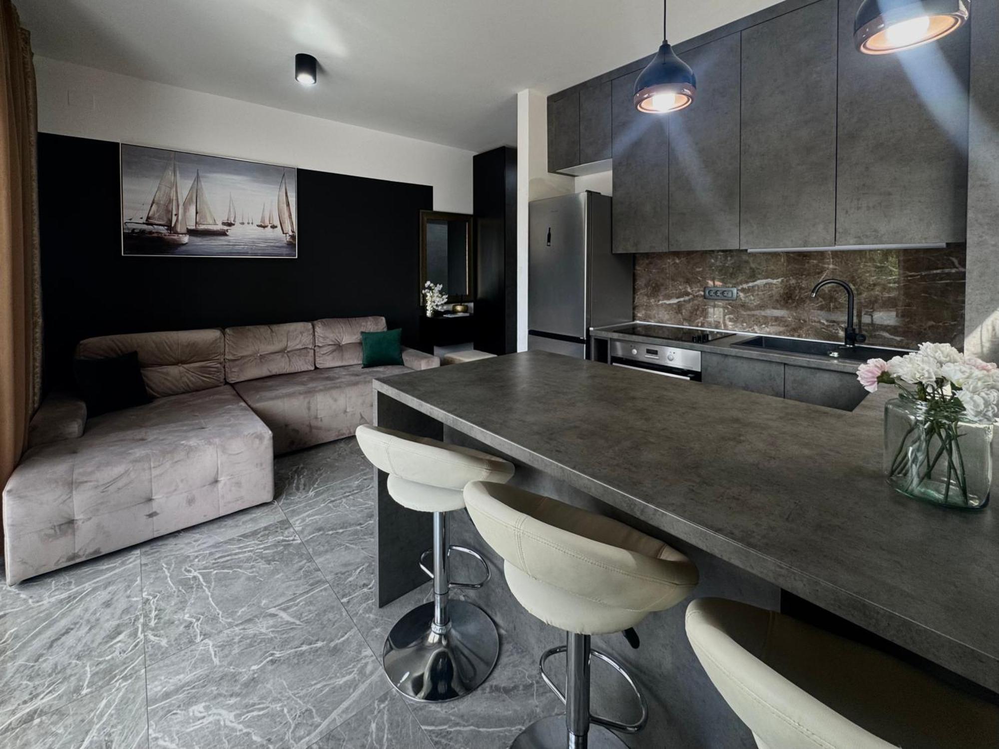 Golden Sunset Apartment Njivice Bagian luar foto